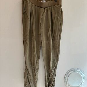 Elizabeth and James Olive-Tone Casual Joggers